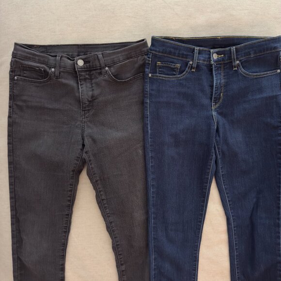 Two Pairs of Levi's Skinny Jeans (Sizes 28 & 29) - Picture 3 of 11